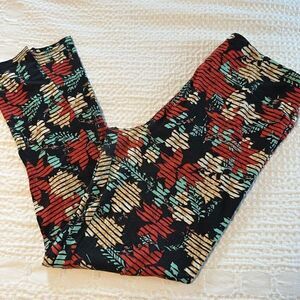 LulaRoe Leggings- Tall & Curvy EUC!
